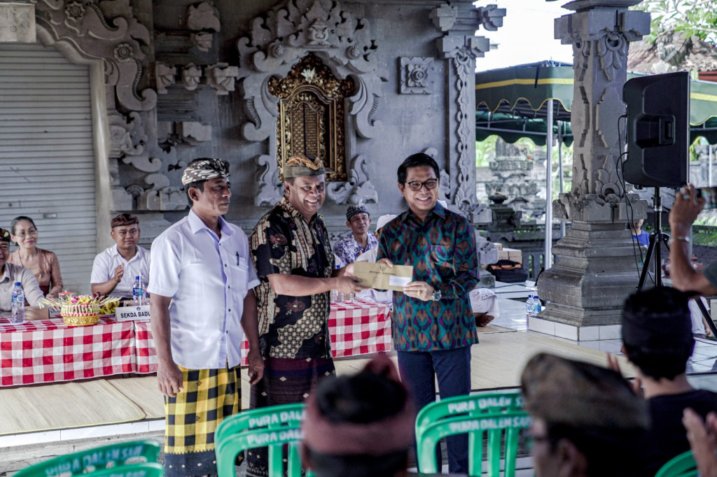 Sekda Adi Arnawa Buka Turnamen Ceki Banjar Titih Kapal